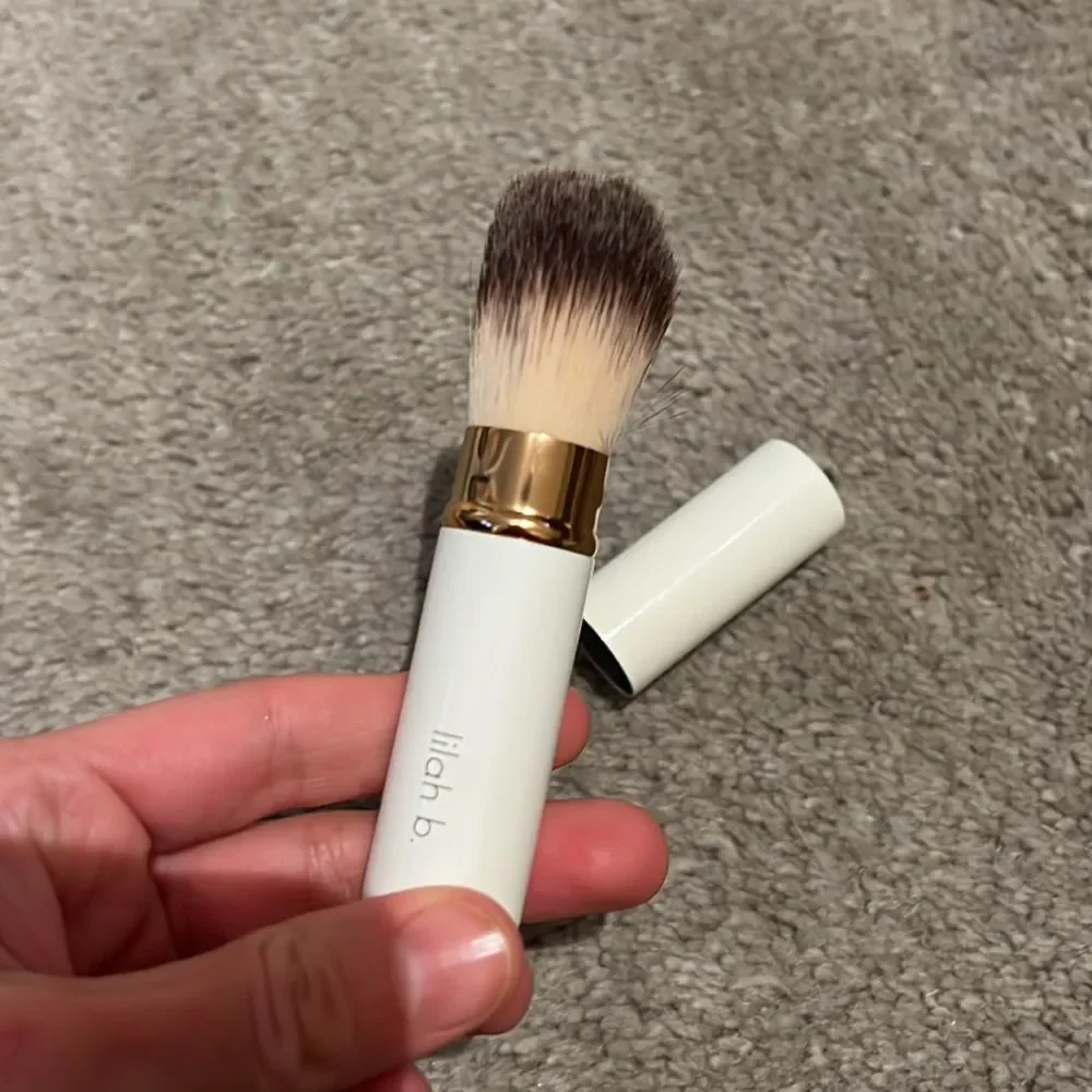 Lilah b foundation brush
